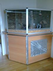 Verkaufe Terrarium in Aluminium gefasst 1500x1000x800 Unterschrank und ganz vi